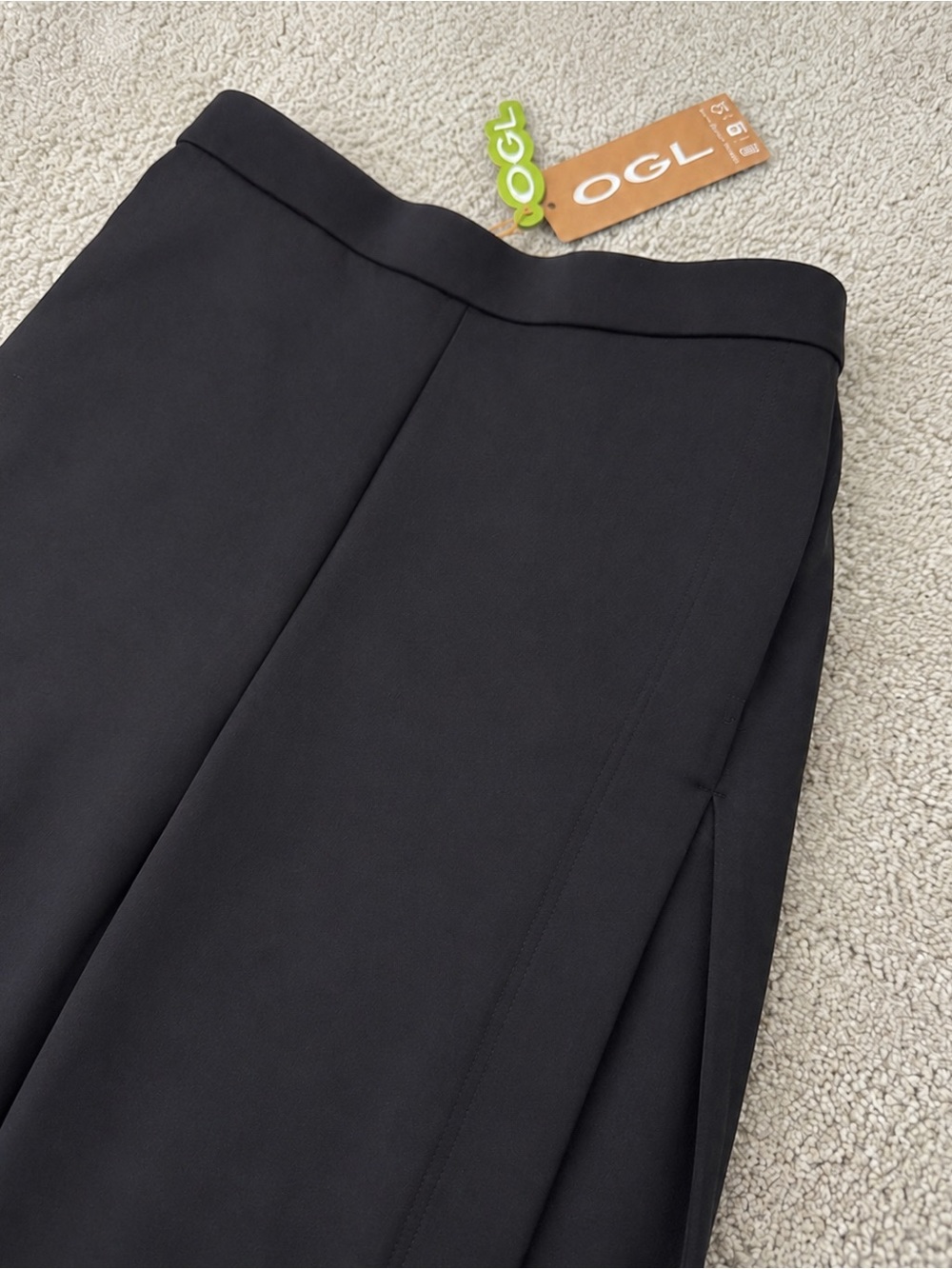 Wide-Leg High-Waist Black Pants - Picture 2 of 3